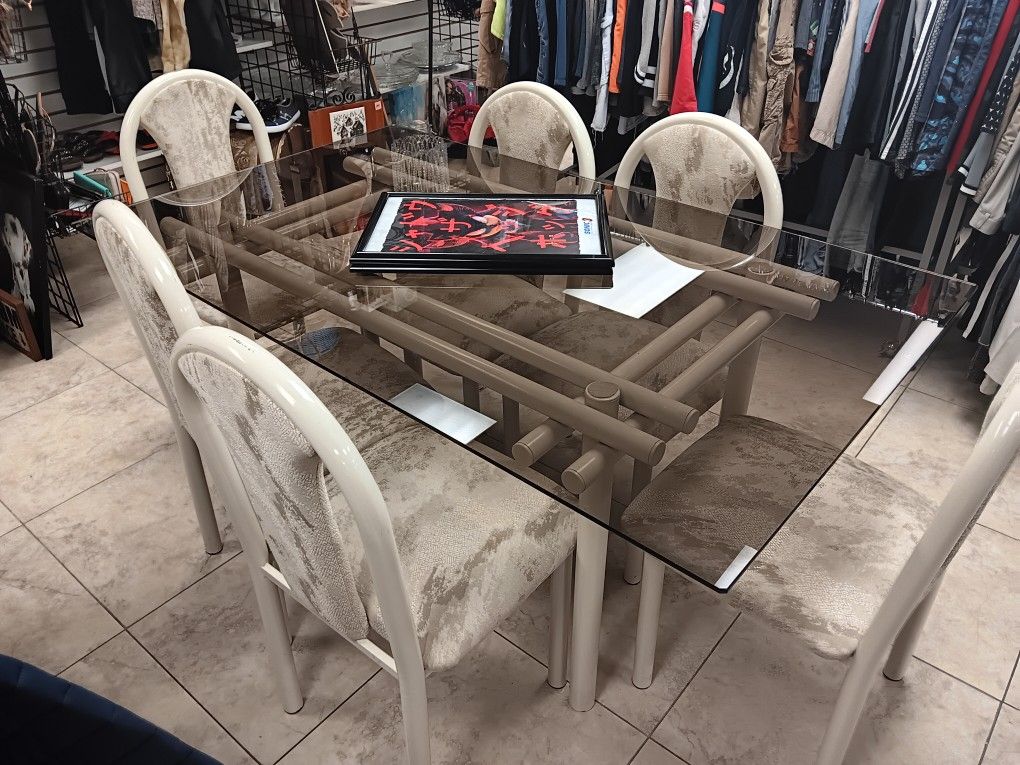 Dining Table & Chairs
