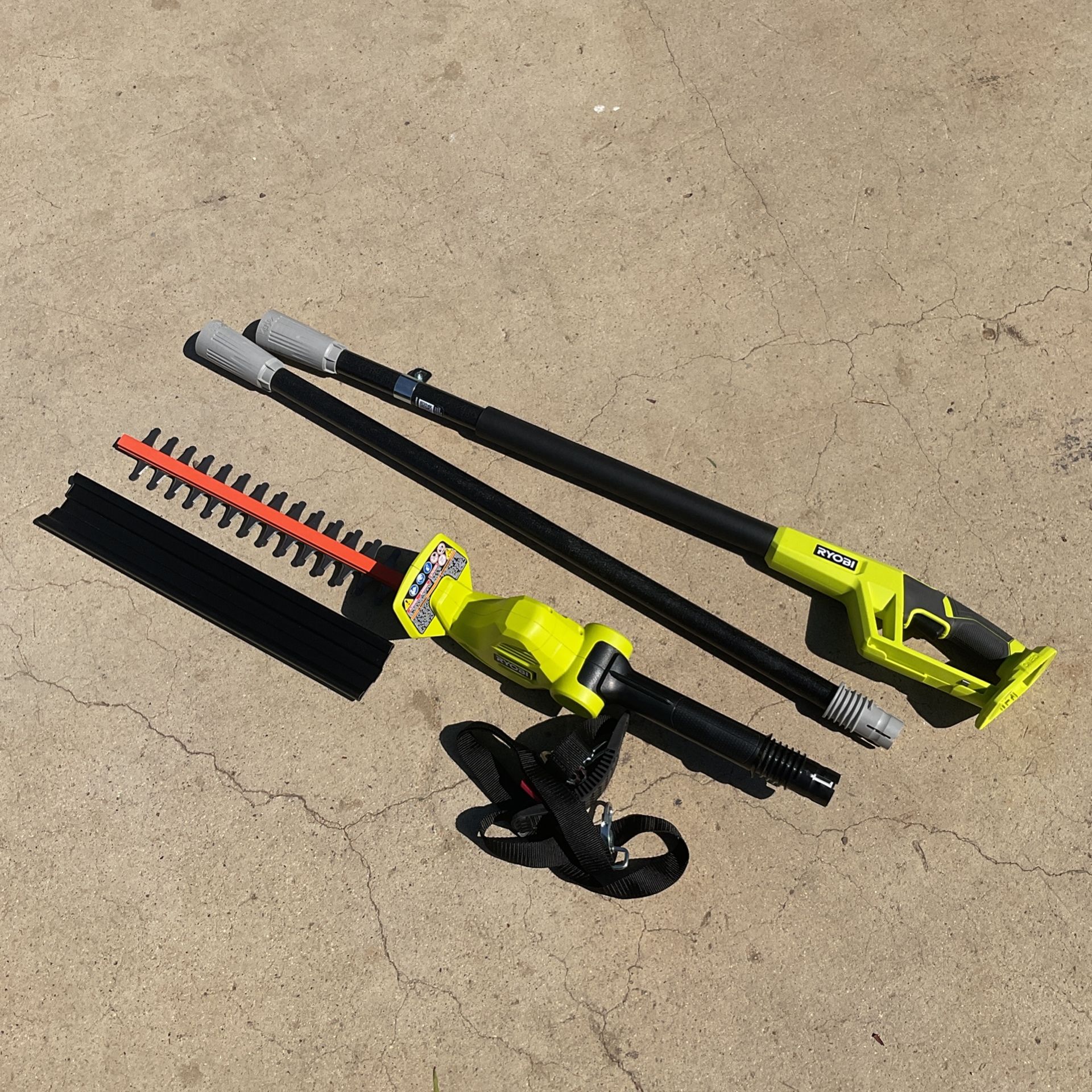 RYOBI ONE+ 18V 18in. Cordless Battery Pole Hedge Trimmer (Tool Only)