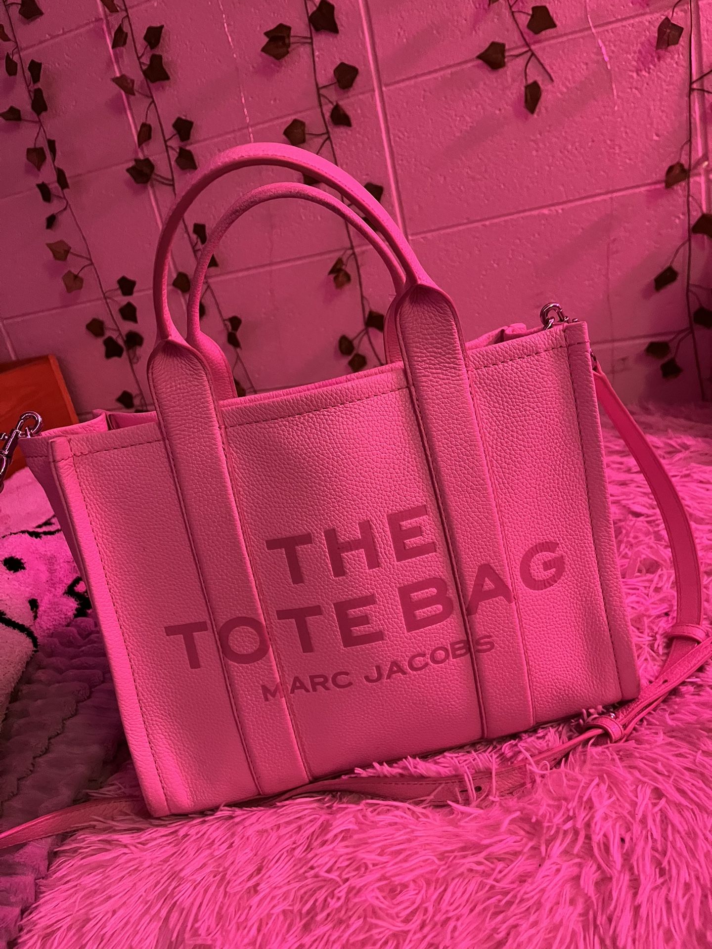 Marc Jacob’s leather tote pink