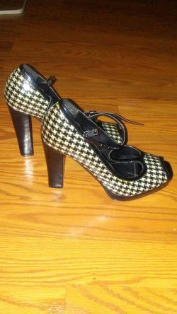 Classic Dollhouse Heels size 6.5