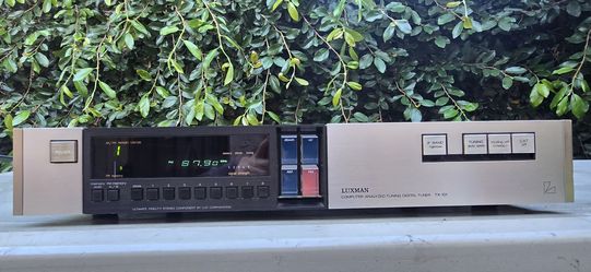 Vintage Luxman TX-101 AM/FM Stereo Tuner ( Like New )