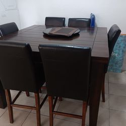 Dining Table + 6 Chairs 
