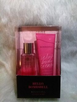 New Vs Hello Bombshell gift set $25 pick up in Fontana