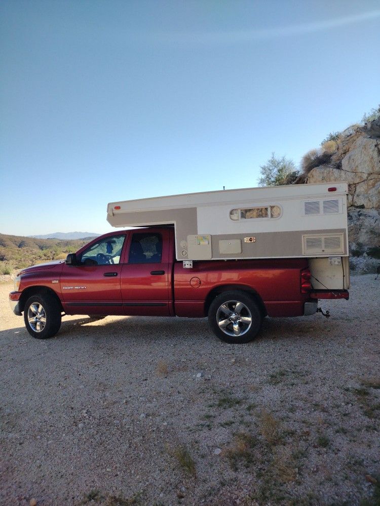 StarCraft Pop Up Truck Camper.