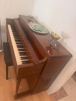 PIANO- Vintage Hallet, Davis & Co. Upright Piano