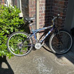 GT Outpost Trail Bike