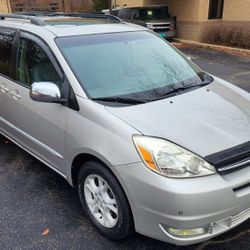 2005 Toyota Sienna XLE Limited AWD Minivan 