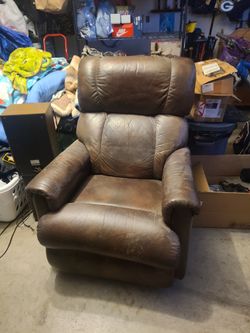 2 Distressed Leather Lazy Boy Relciners