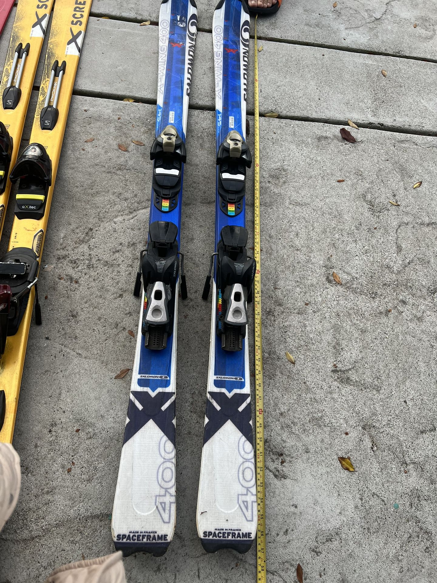 145cm salomon skis