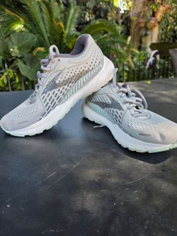Brooks Guiderails Running Sneakers