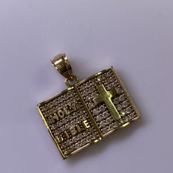 10K Bible Cross Pendant 