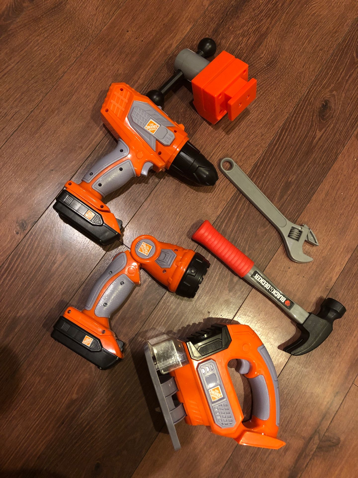 Kids black and decker Home Depot tool set toy - 6 pieces