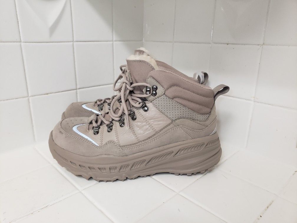 Ugg CA805 Hiker Weather Boots Men's Size 11