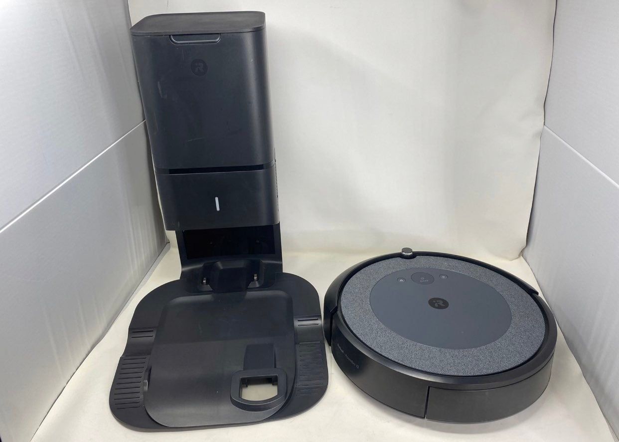 Roomba® i3+ EVO Self-Emptying Robot Vacuum