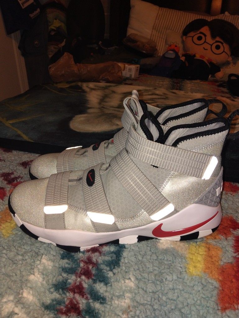 Nike LeBron Soldier 11 (13M)