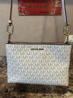 MICHAEL KORS CROSSBODY PURSE LIKE NEW CONDITION  ( 9” x 7” )