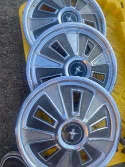 641/2 mustang hubcaps
