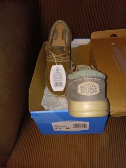 Hey dude MEN'S 8 $40 CASH