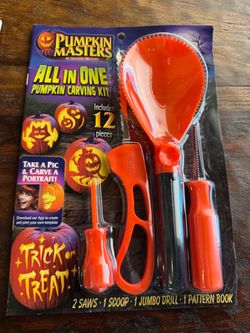 NIP - Pumpkin Masters all in one carving kit