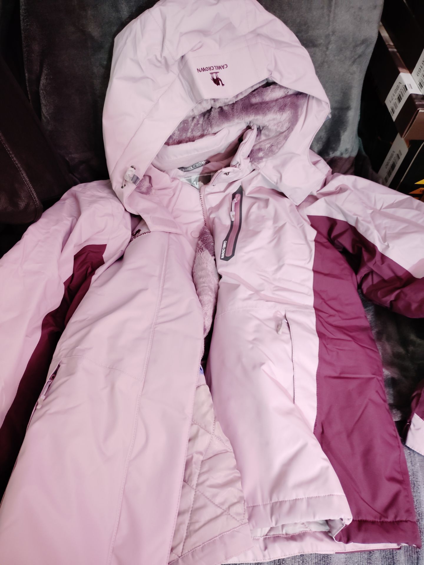 Purple Camel Crown insulated ski jacket. Size L