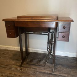 Singer Sewing Machine Fold Out Table