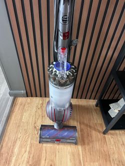 Dyson animal 3 vacuum cleaner