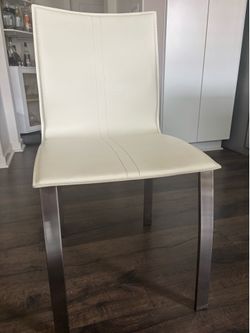 Set of 4 dining tables