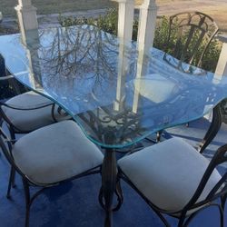 Glasse Metal Table With 6 Metal Chairs 