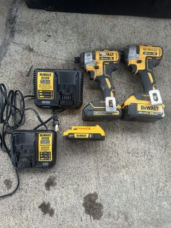 Dewalt Drill With Battery’s