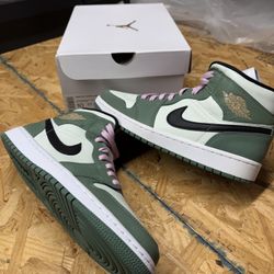 Nike Air Jordan 1 SE Mid Dutch Green White CZ0774-300 Women's Size 10 NEW