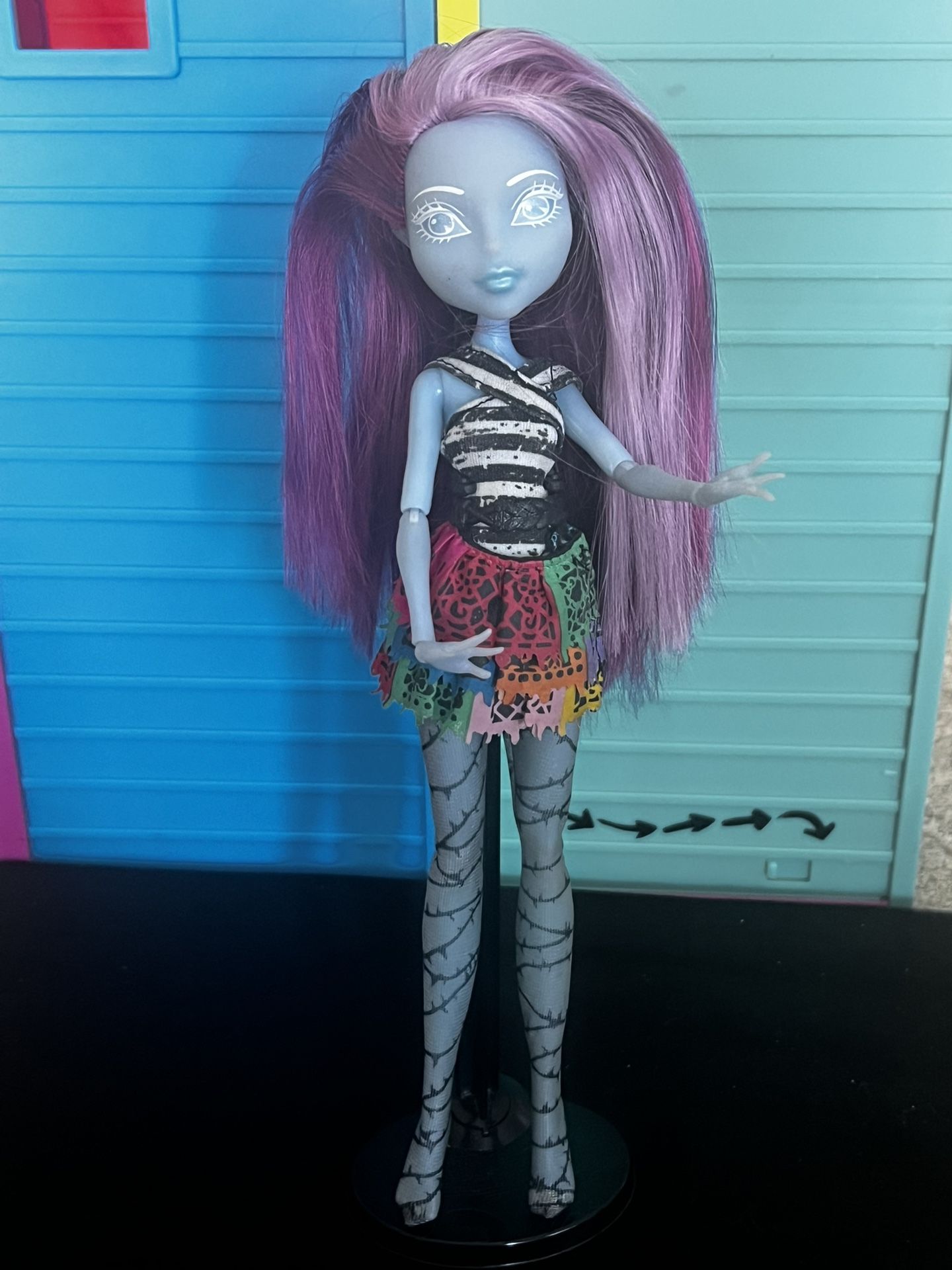MONSTER HIGH KIYOMI HAUNTERLY RARE DOLL - 11 Inch