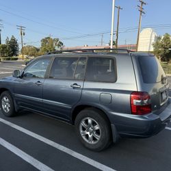 Toyota Highlander One Owner Low Miles Clean Title 