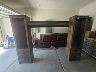Entertainment center