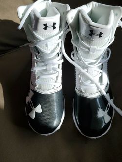 Under Armour Men Football Shoes Size 7