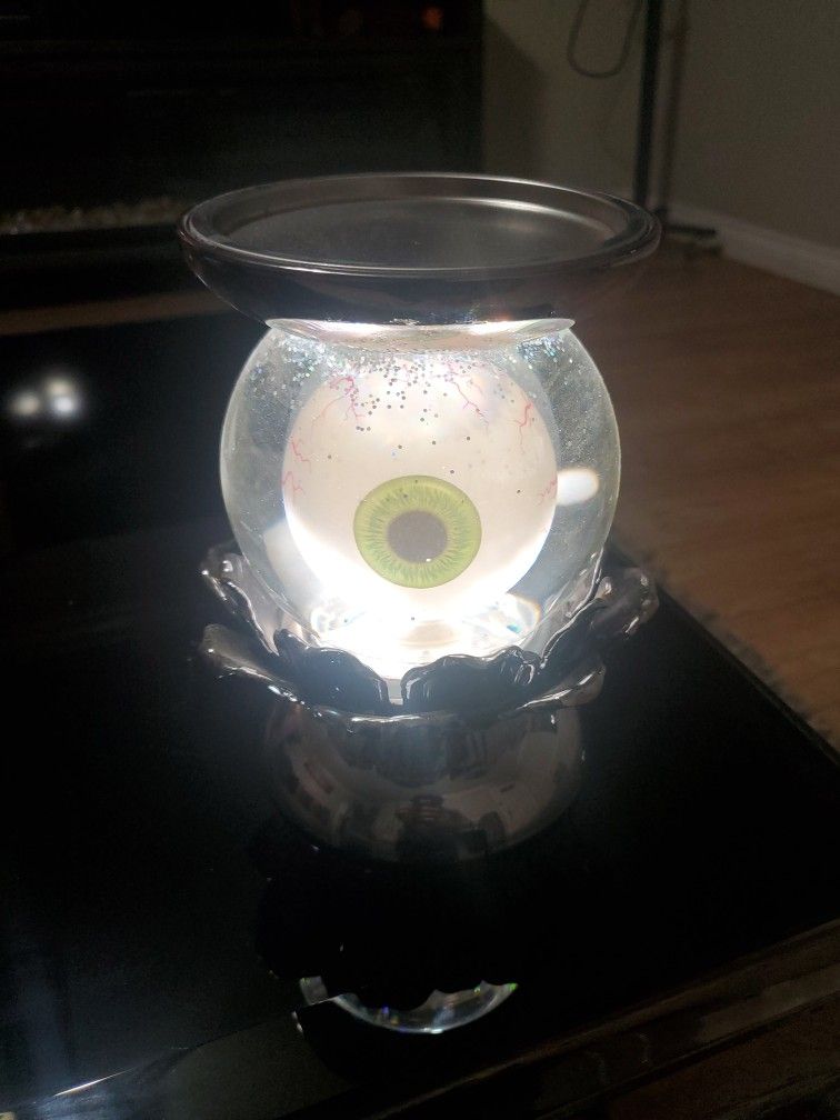 Snowglobe Green Eye