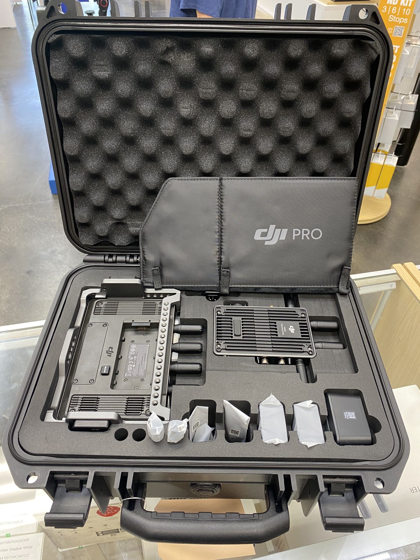 Dji Transmission w/ High-Bright Monitor