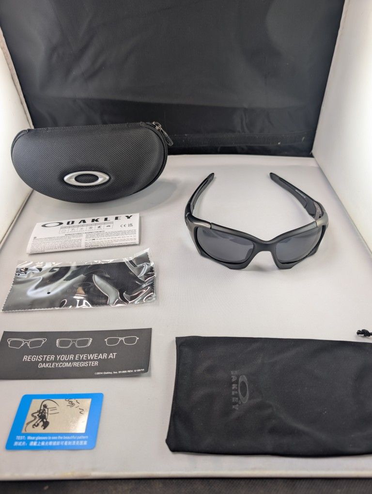 Oakley Sunglasses - Pit Boss 2