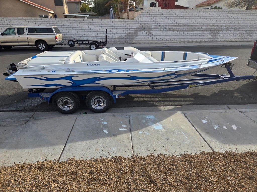 2004 Cheetah Shadow Boat