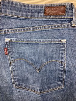 28x30 Women Levi’s