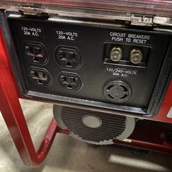 Briggs & Stratton 8500 Starting Watt Storm Responder Generator 8250 