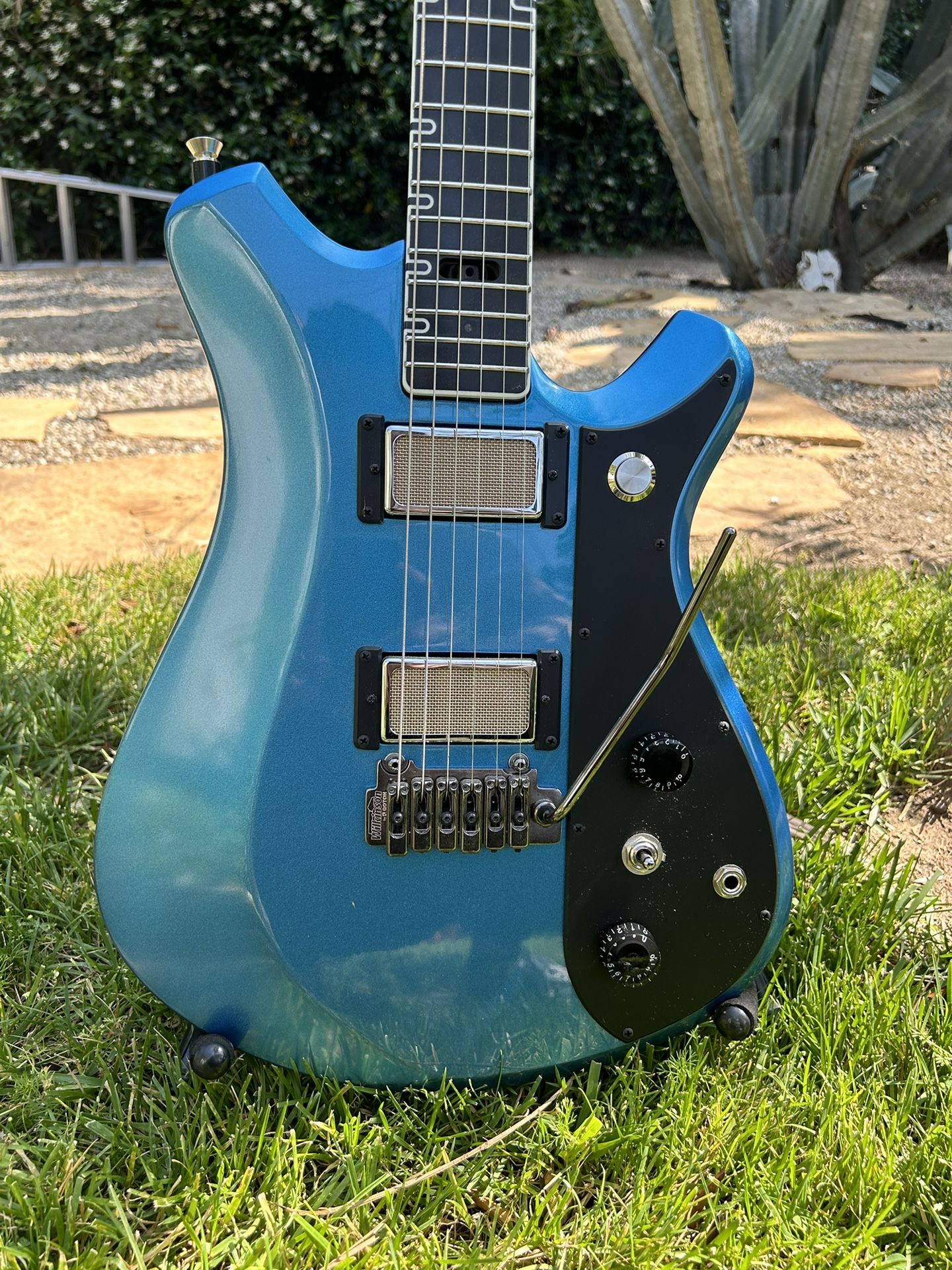 Custom Tremolo Guitar Luthier Made 