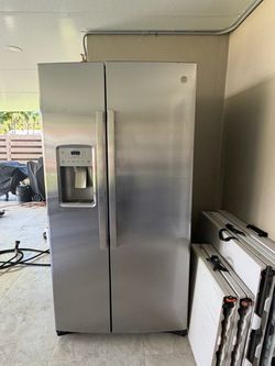 GE Side-by-Side Refrigerator