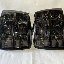 Chevy Silverado 1500/2500/3500 Headlight Year 2007-2014