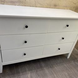 White Six Drawer Dresser (52 inches wide) - Delivery Available for a Fee - See My Other Items 😃