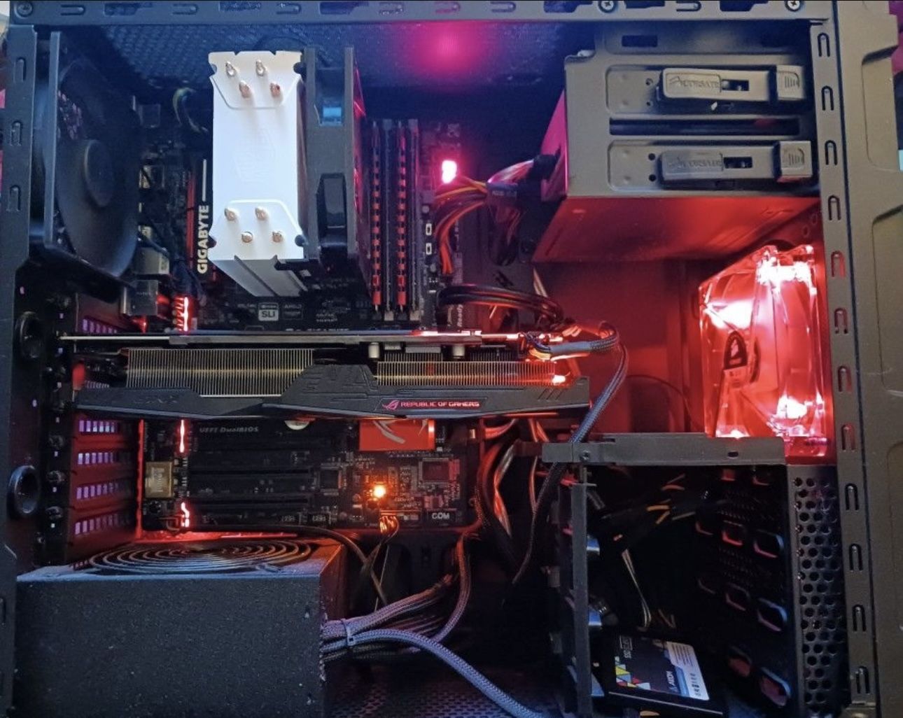 Gaming PC ATI Radeon RX 590 8 GB Graphics Intel Quad Core Unlocked CPU 16 GB RAM 500 GB SSD Wi Fi Wireless