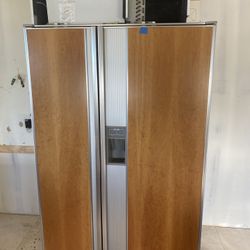 subzero refrigerator Model 690F