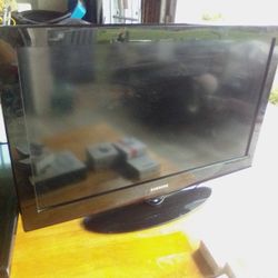 Samsung TVs (No Remotes)40"