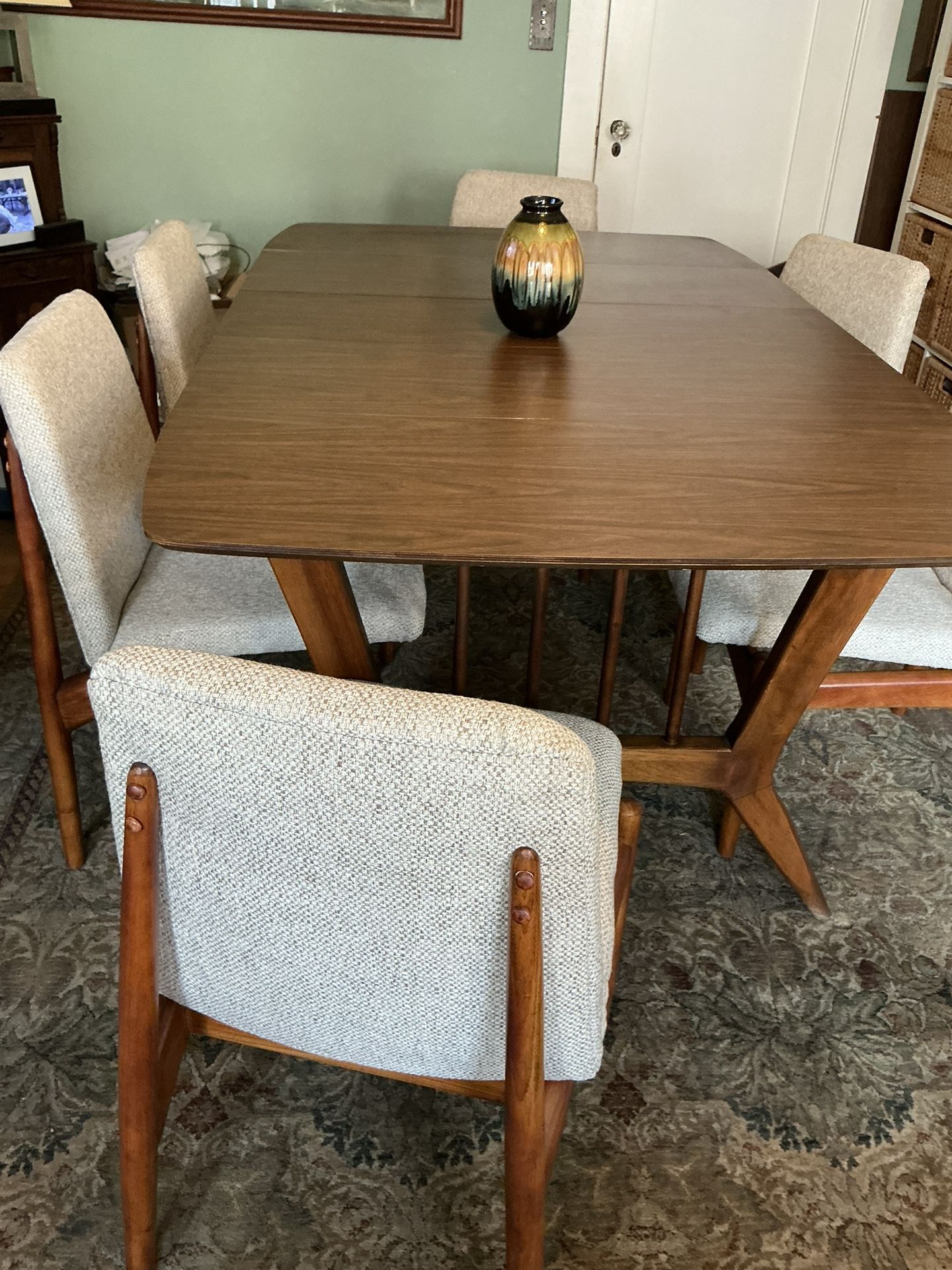 MCM Vintage Extendable Dining Table with 6 Chairs & 2 Leaves - Chairs And/or Table