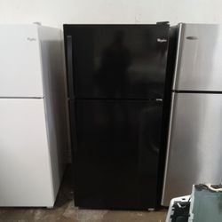 Beautiful Black 18 Cubic Foot Whirlpool Refrigerator Comes With Free Delivery Vancouver Area