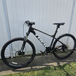 Trek MARLIN 5 Mountain Bike 